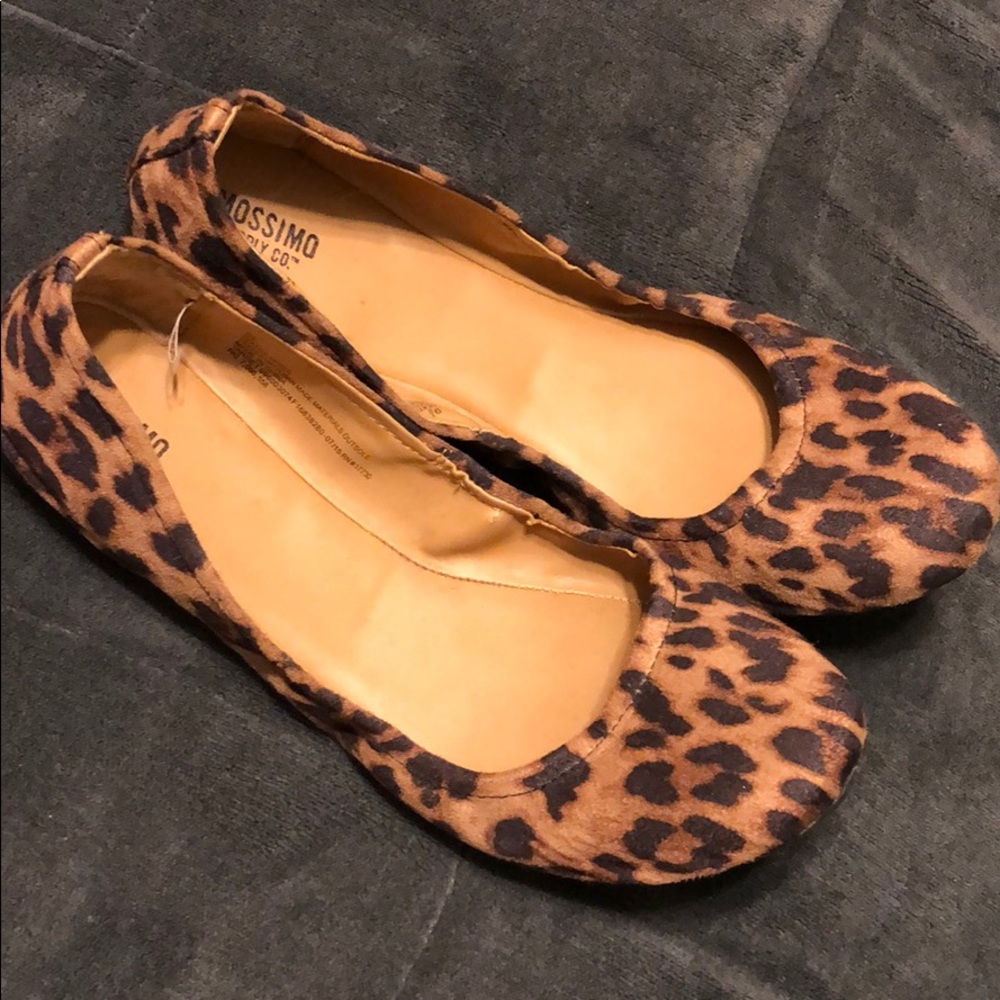 Leopard faux fur slip ons